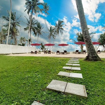 Akurala Beach Boutique Resort Exteriör bild