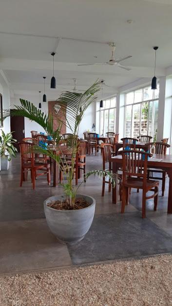 Akurala Beach Boutique Resort Exteriör bild
