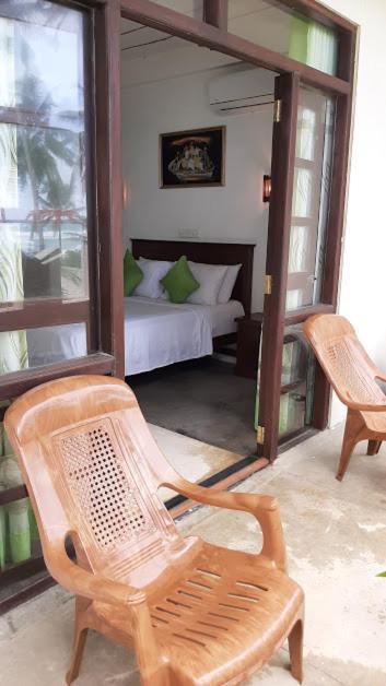 Akurala Beach Boutique Resort Exteriör bild