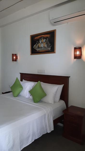 Akurala Beach Boutique Resort Exteriör bild
