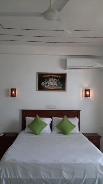Akurala Beach Boutique Resort Exteriör bild