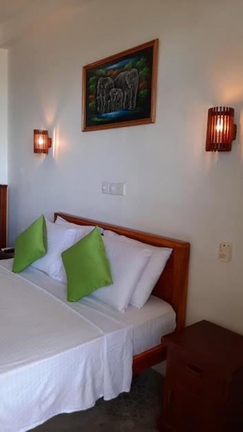 Akurala Beach Boutique Resort Exteriör bild