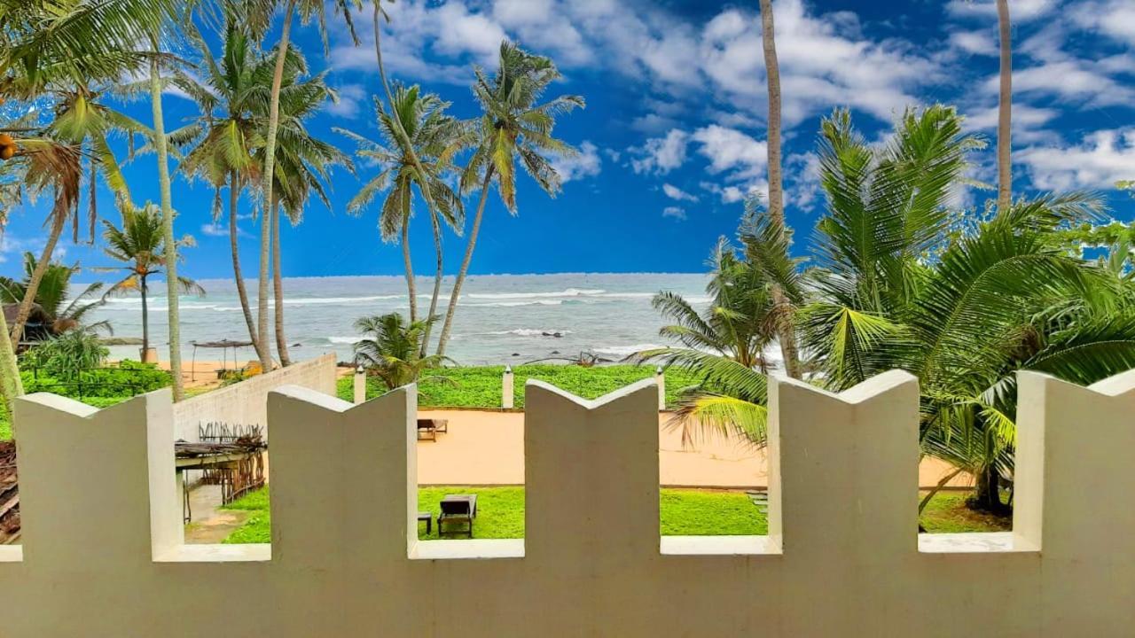 Akurala Beach Boutique Resort Exteriör bild
