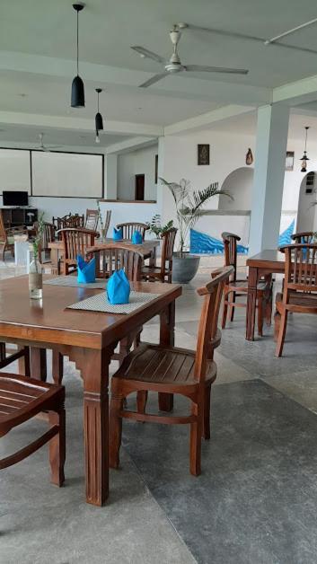 Akurala Beach Boutique Resort Exteriör bild